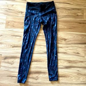 Lululemon Womens size 6 workout pants with pockets full length